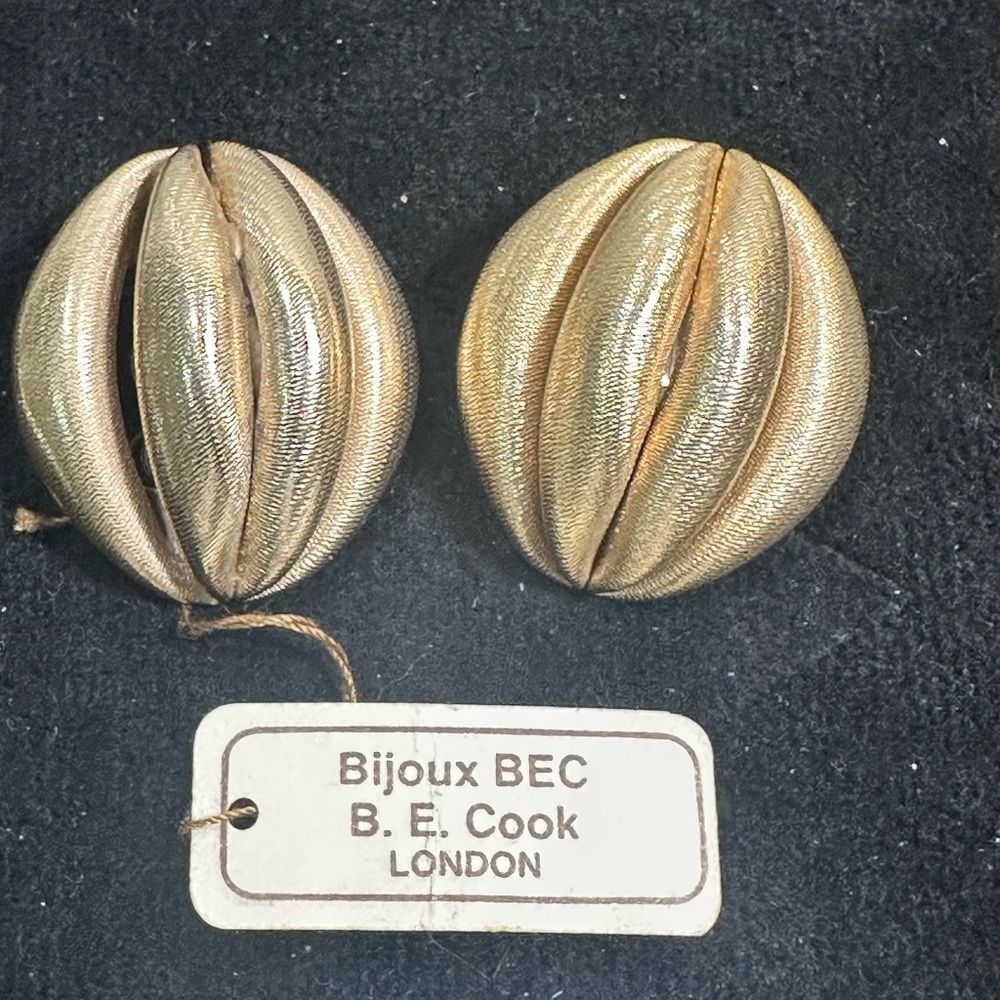 NOS/ Vtg: Bijoux BEC B.E. Cook Of London Gold Plated Etched Clip On Earrings